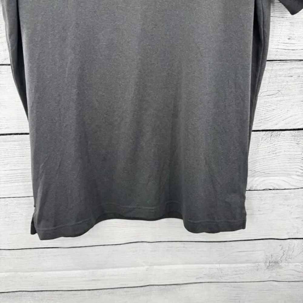 Travis Mathew Golf Polo Shirt Mens Size Medium Gray Short Sleeve Polyester‎ Logo